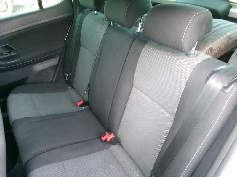 Škoda Fabia (2012) 1,2 TSI KLIMA ALU HF BT - fotka 13 z 25