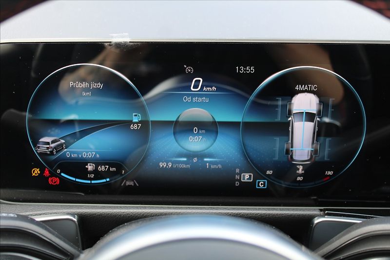 Mercedes-Benz GLB 2,0 220D  ČR,4MATIC,A/T,AMG - fotka 15 z 39