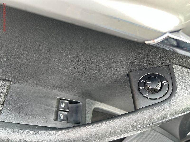 Škoda Octavia (2017) 1.6 TDi, ČR, Ambition, AC - fotka 11 z 16