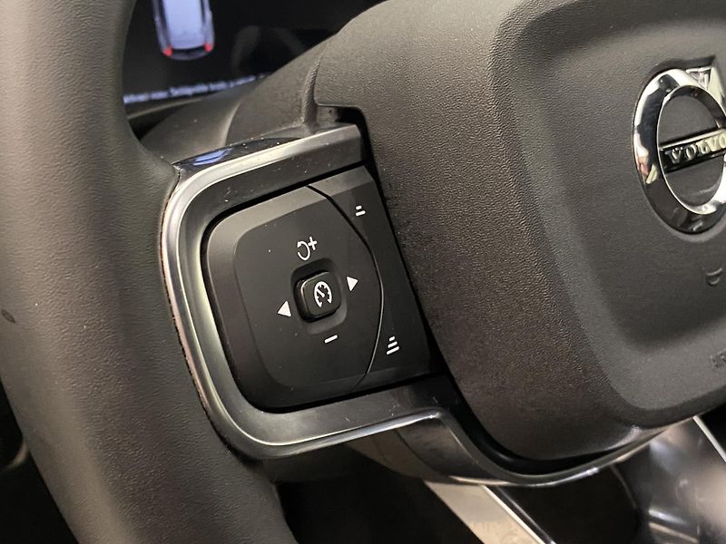 Volvo XC40 PURE ELECTRIC REZERVACE - fotka 19 z 52