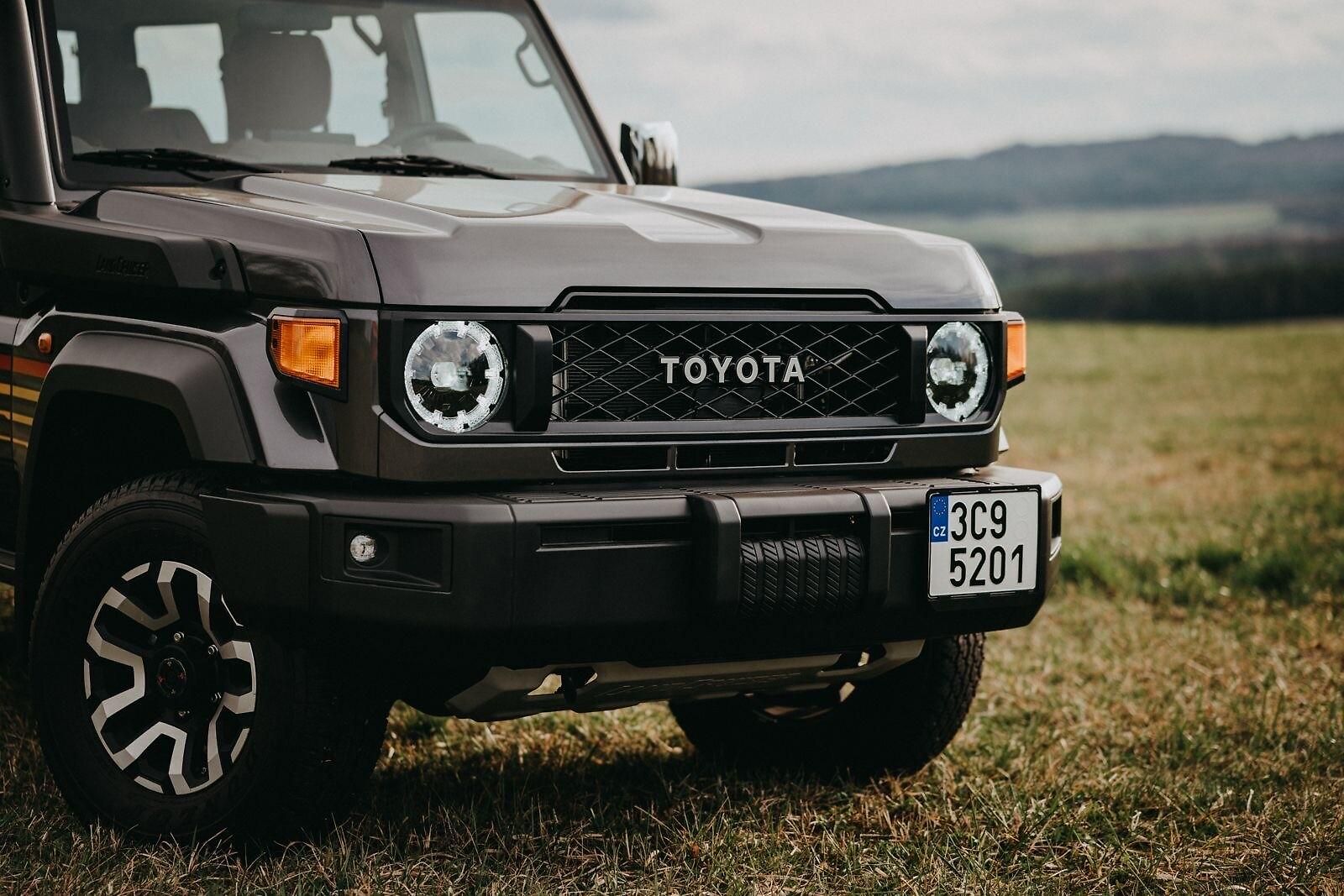 Toyota Land Cruiser AT,LED,ALCANTARA,CARPLAY
