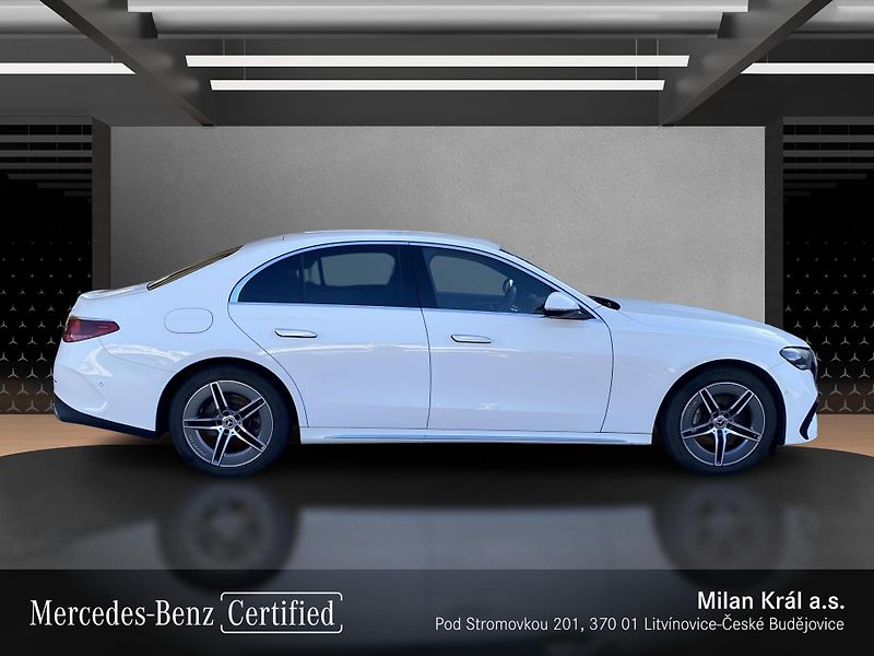 Mercedes-Benz Třídy E E 400e 4M AMG BURMESTER 4D - fotka 6 z 26
