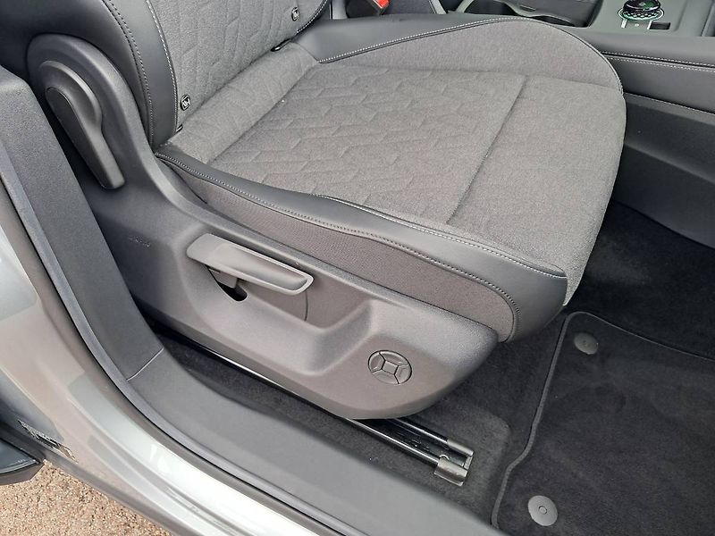 Volkswagen Tiguan (2024) LIFE 2.0 TDI / 110 kW DSG7 Peo - fotka 24 z 31