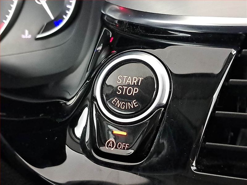 BMW Řada 5 (2017) 520d, Automat, Kůže, Navi - fotka 22 z 26