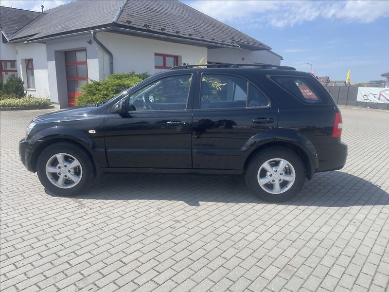 Kia Sorento 2,5 CRDi 125kw Automat Tažné - fotka 31 z 35
