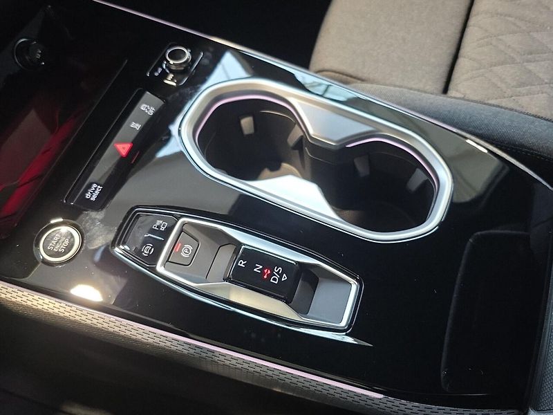 Audi A6 TDI q S-Line NezTop Matrix 360 - fotka 10 z 12