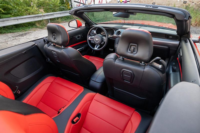 Ford Mustang (2018) Ford Mustang GT Premium Cabrio - fotka 10 z 22