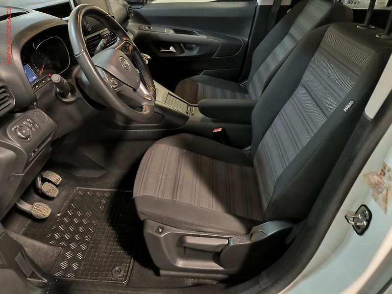 Opel Combo (2021) 1.2T, 1.maj,ČR, AC, výhřev - fotka 9 z 17