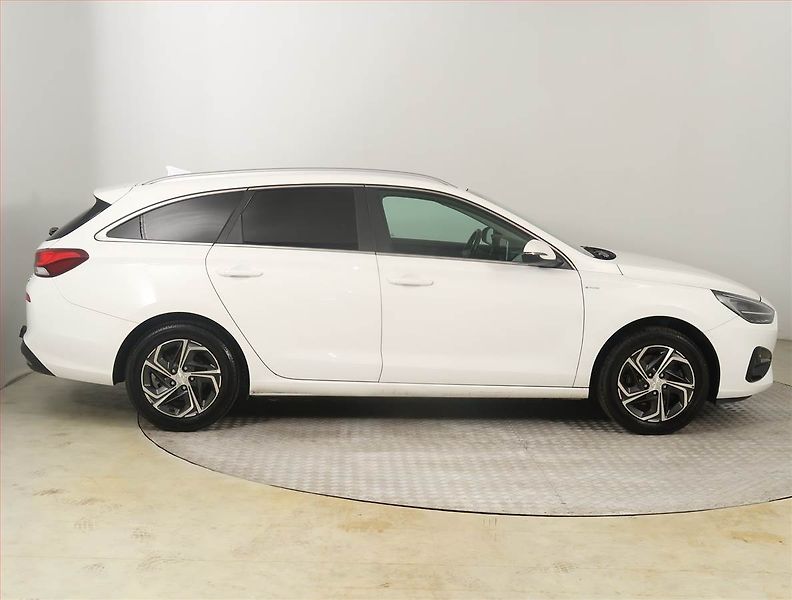 Hyundai i30 (2022) Smart 1.5 DPI, ČR,1.maj - fotka 6 z 21