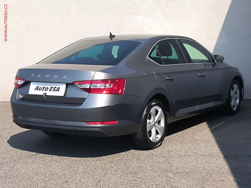 Škoda Superb (2022) 2.0TDi, ČR, Ambition, DSG - fotka 4 z 23