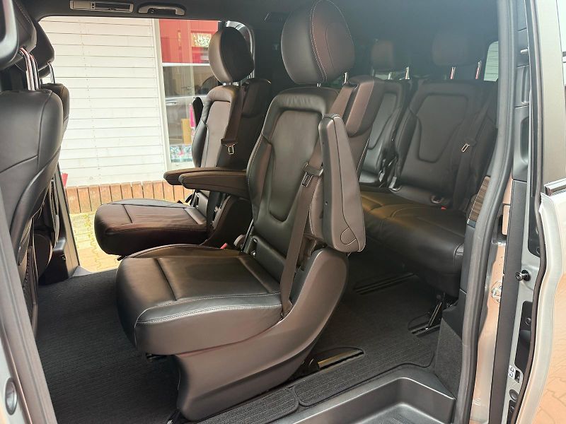 Mercedes-Benz Třídy V (2023) 300 d, XL AVG, 4M - fotka 15 z 21
