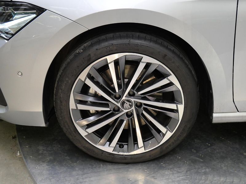 Škoda Superb - fotka 10 z 26