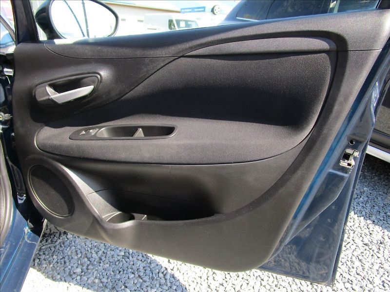 Fiat Punto 1.4 i, CNG, klima - fotka 19 z 36