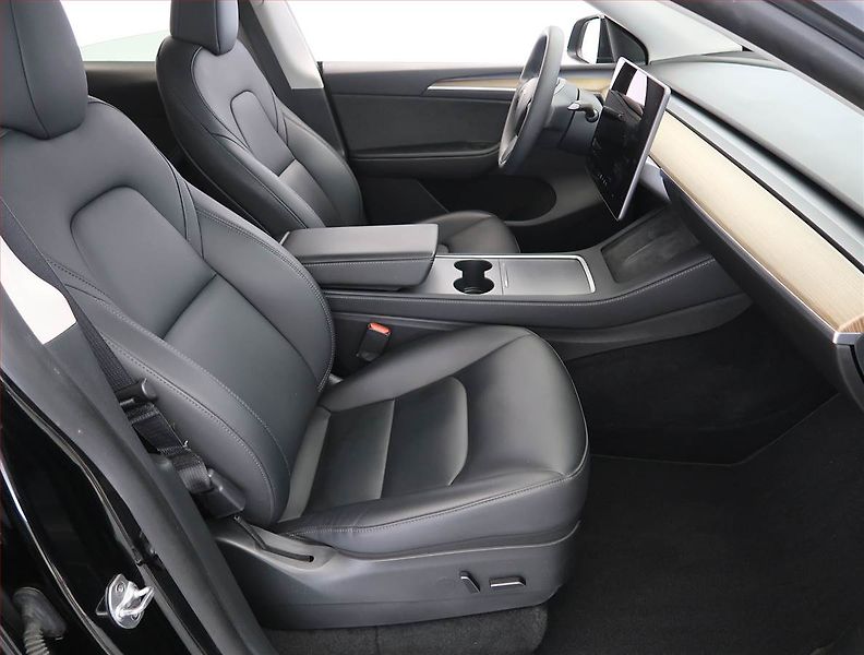 Tesla Model Y (2022) Long Range AWD 79kWh, SoH 91% - fotka 9 z 33