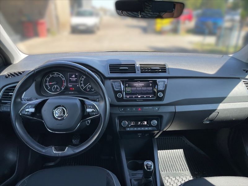 Škoda Fabia 1,0 TSI 70 Ambition - fotka 9 z 11