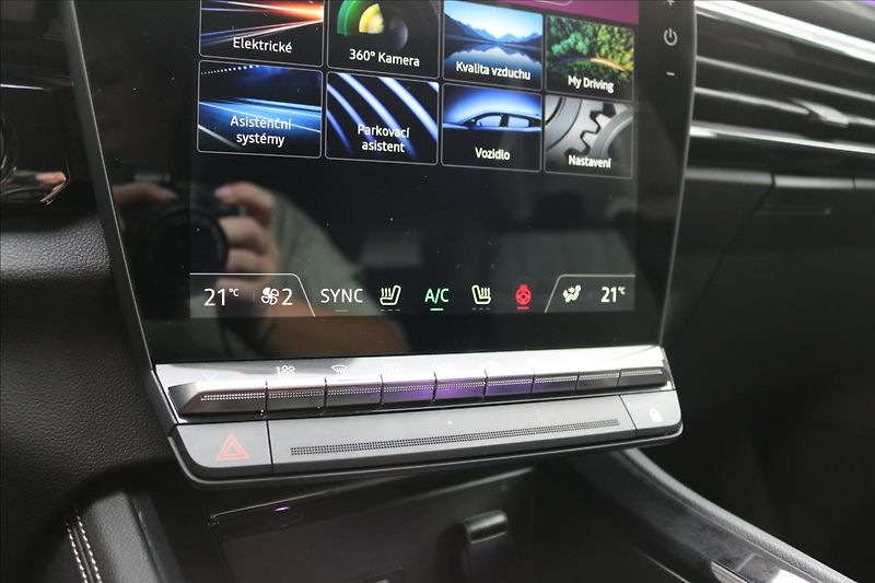 Renault Austral 1,2 e-HYBRID, TAŽNÉ - fotka 26 z 49
