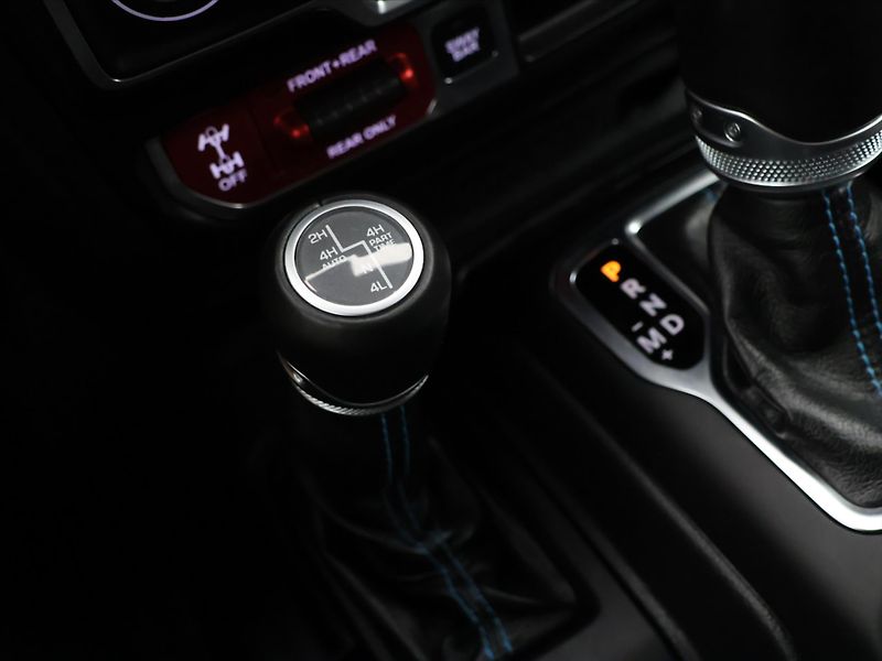 Jeep Wrangler 2,0 4xe 200kW Unlim. Rubicon C - fotka 25 z 34