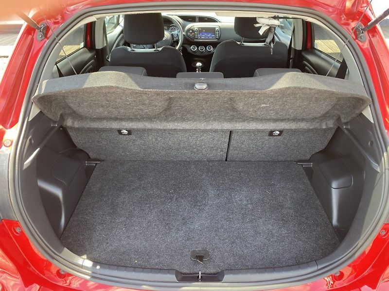 Toyota Yaris 1.5i, ČR, Trend, 2xKola - fotka 28 z 29