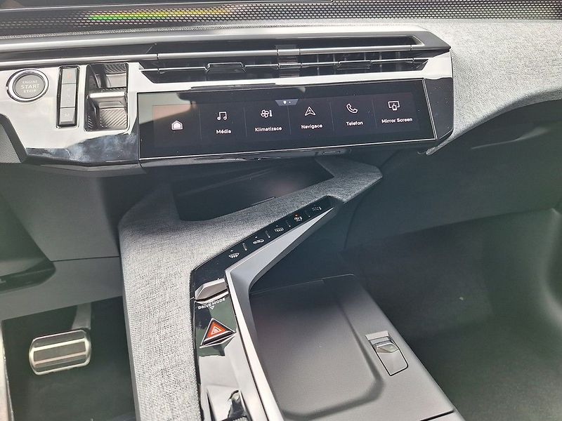 Peugeot 3008 (2026) GT Plug-in HYBRID 195 e-DCS7 - fotka 18 z 23