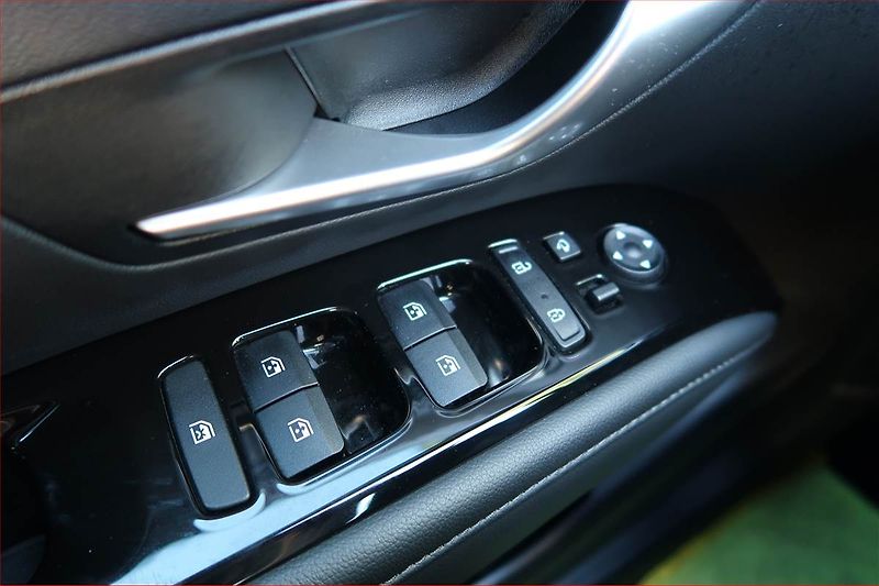 Hyundai Tucson (2021) Family 1.6 T-GDI - fotka 17 z 17