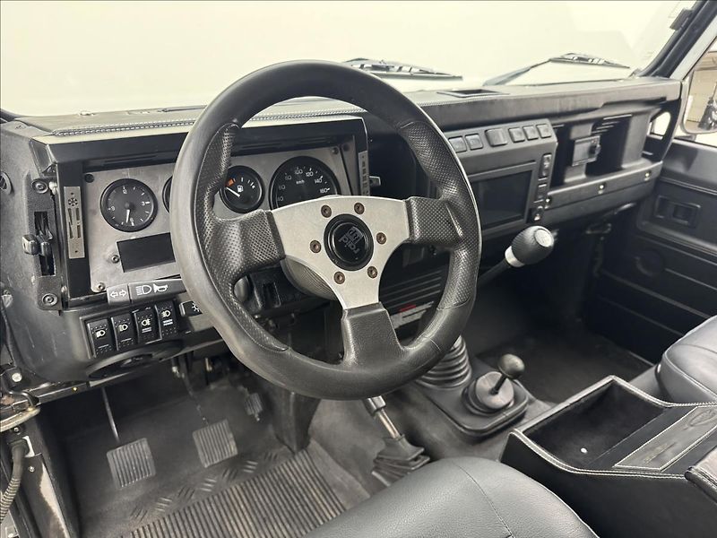 Land Rover Defender 2,5 130 Td5 90kW PO RENOVACI - fotka 8 z 45