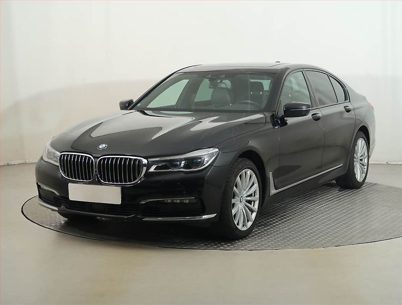 BMW Řada 7 (2019) 730 Ld xDrive - fotka 2 z 14