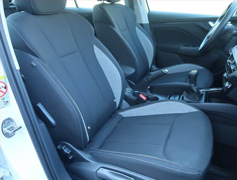 Škoda Kamiq (2025) 1.0 TSI - fotka 9 z 15