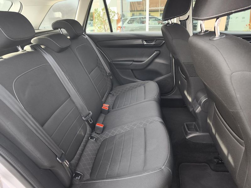 Škoda Fabia 2018 ČR 1.0 TSI 70kW Style - fotka 18 z 34