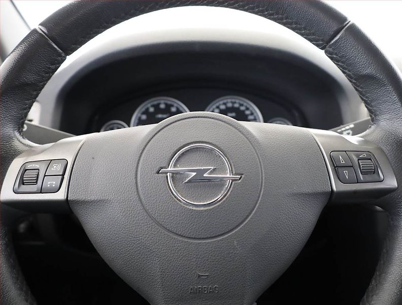 Opel Vectra (2008) 1.8, Automat, Serv.kniha - fotka 8 z 16