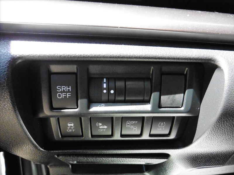 Subaru XV 2,0 Exclusive AWD A/T, EyeSigh - fotka 14 z 24