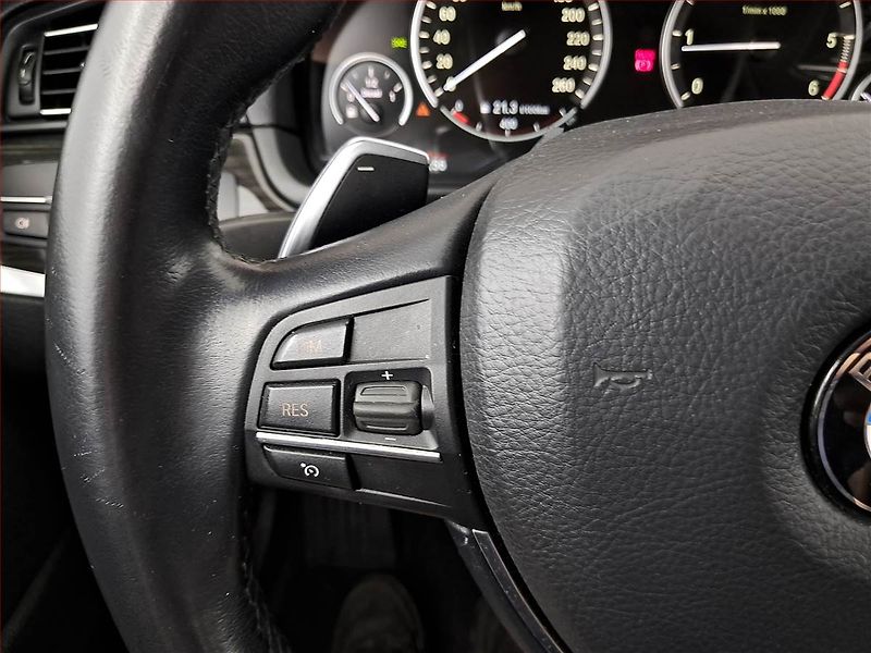 BMW Řada 5 (2015) 520d, Automat, Tempomat - fotka 21 z 24
