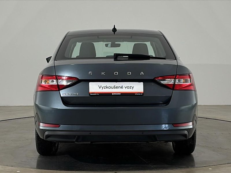 Škoda Superb Ambition DSG - fotka 17 z 28