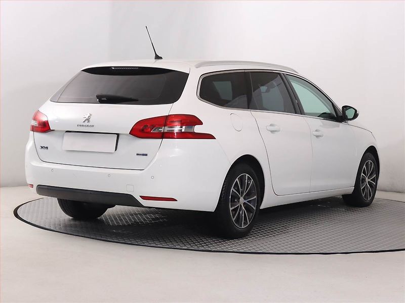 Peugeot 308 (2016) 2.0 BlueHDi, Automat - fotka 5 z 21