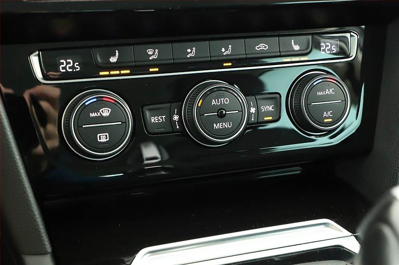 Volkswagen Passat (2019) 2.0 TDI, Automat, Navi - fotka 18 z 21