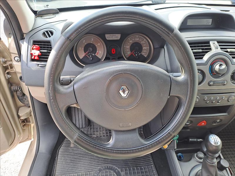 Renault Mégane 1,5 DCI KLIMA,NOVÉ ROZVODY - fotka 9 z 12