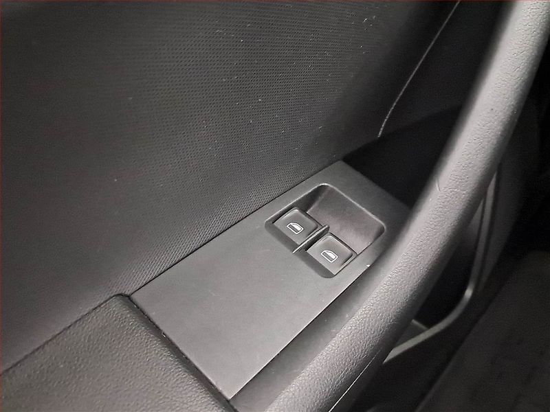 Škoda Rapid (2014) Spaceback 1.2 TSI - fotka 16 z 16