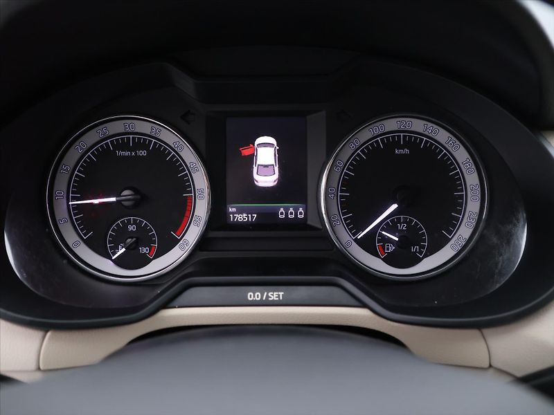 Škoda Octavia 2,0 TDi 110kW Style LED CZ - fotka 15 z 26