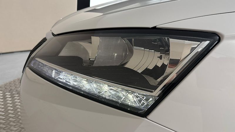Škoda Fabia 1.0 TSI Ambition Combi - fotka 18 z 24