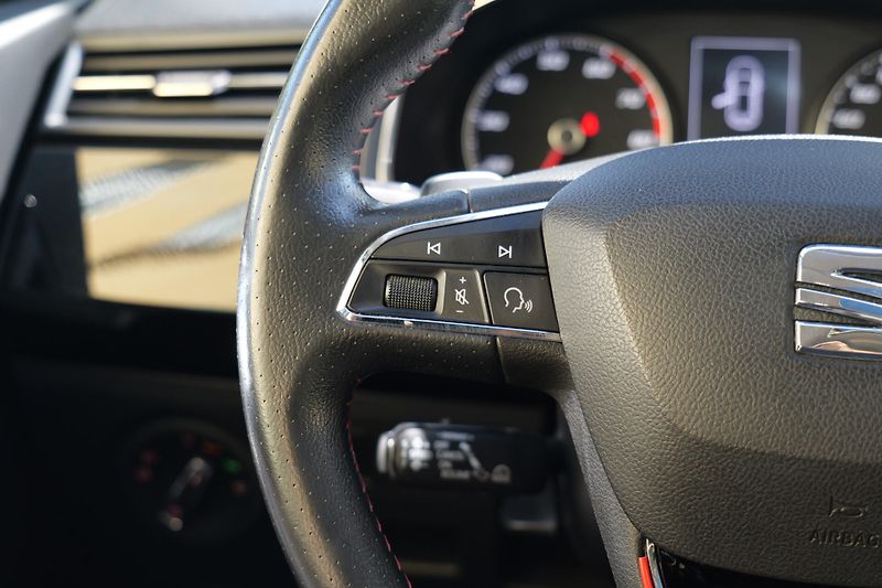 Seat Ibiza FR TSI DSG Panorama Kamera LED - fotka 21 z 35