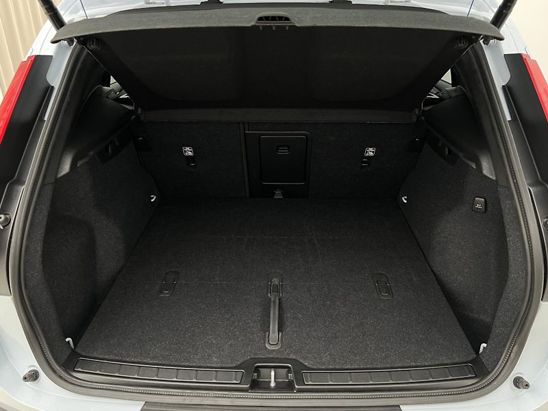 Volvo XC40 B3 DARK PLUS AUT CZ  - fotka 5 z 42