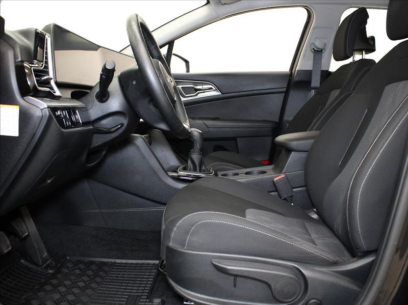 Kia Sportage 1,6 T-GDi 117kW 4x4 1.maj.ČR - fotka 6 z 24