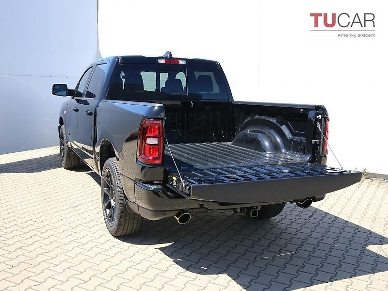 Dodge RAM (2026) 1500 Laramie 5.7 V8 HEMI 2026 - fotka 5 z 41