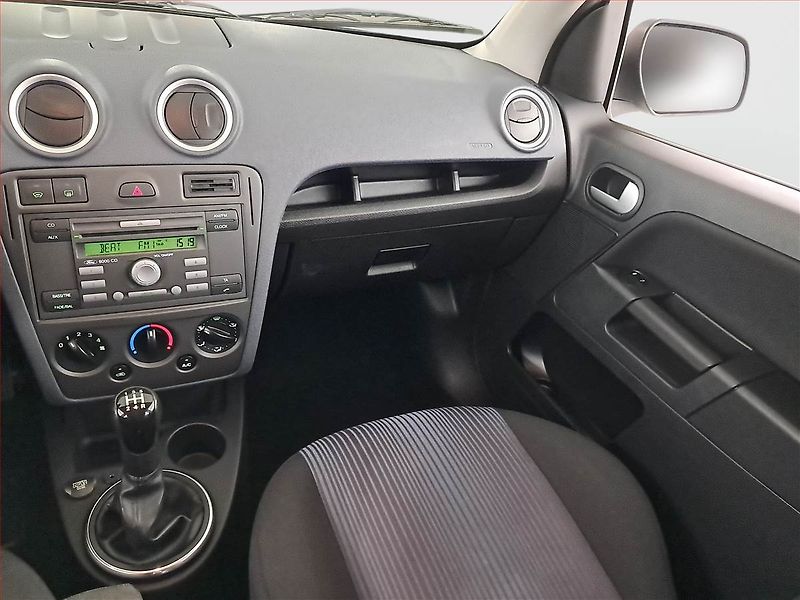 Ford Fusion (2011) 1.4, ČR,1.maj - fotka 8 z 17