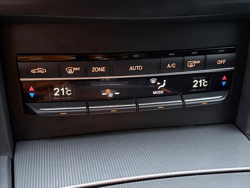 Mercedes-Benz Třídy E 2,2 200CDi 100kW,Led,Navi,Výhř - fotka 10 z 36