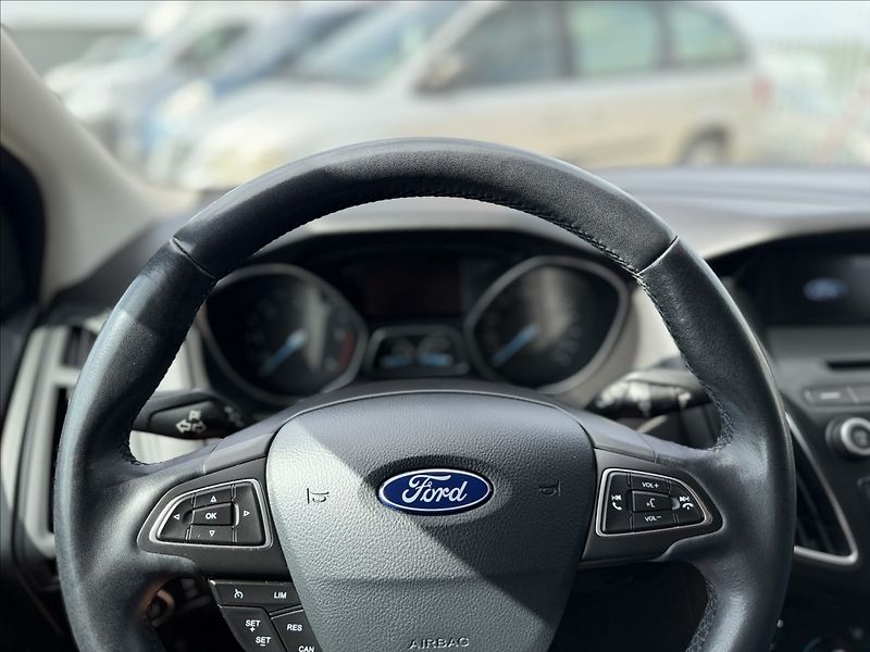 Ford Focus 1,5 TDCi - fotka 11 z 25