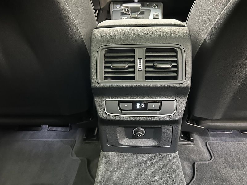 Audi Q5 2.0 TSI 4x4 - fotka 27 z 32