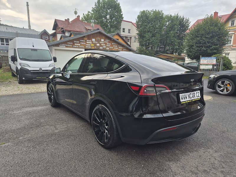 Tesla Model Y RWD 220kw TZ 92,5 % - fotka 4 z 48