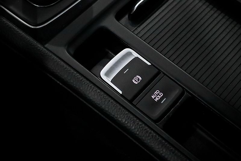 Volkswagen Golf 7 Variant 1.4 TSI 90 kW - fotka 29 z 37