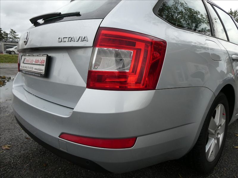 Škoda Octavia 1,4 TSi 110kW DSG, 2x Alu kola - fotka 10 z 42