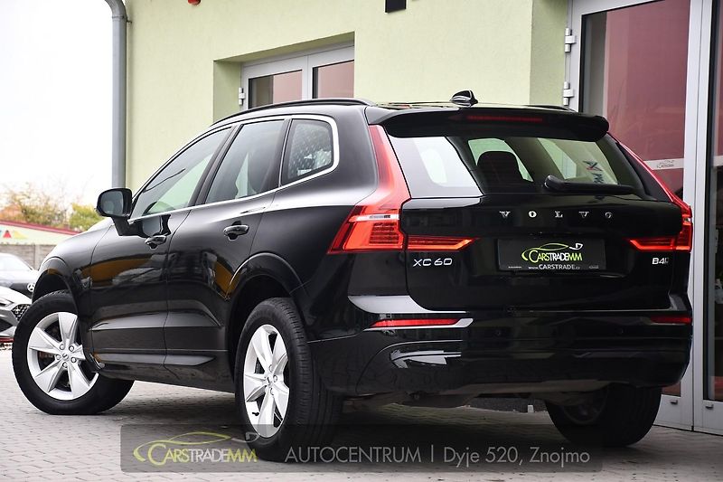 Volvo XC60 B4 AWD mHEV - fotka 3 z 44